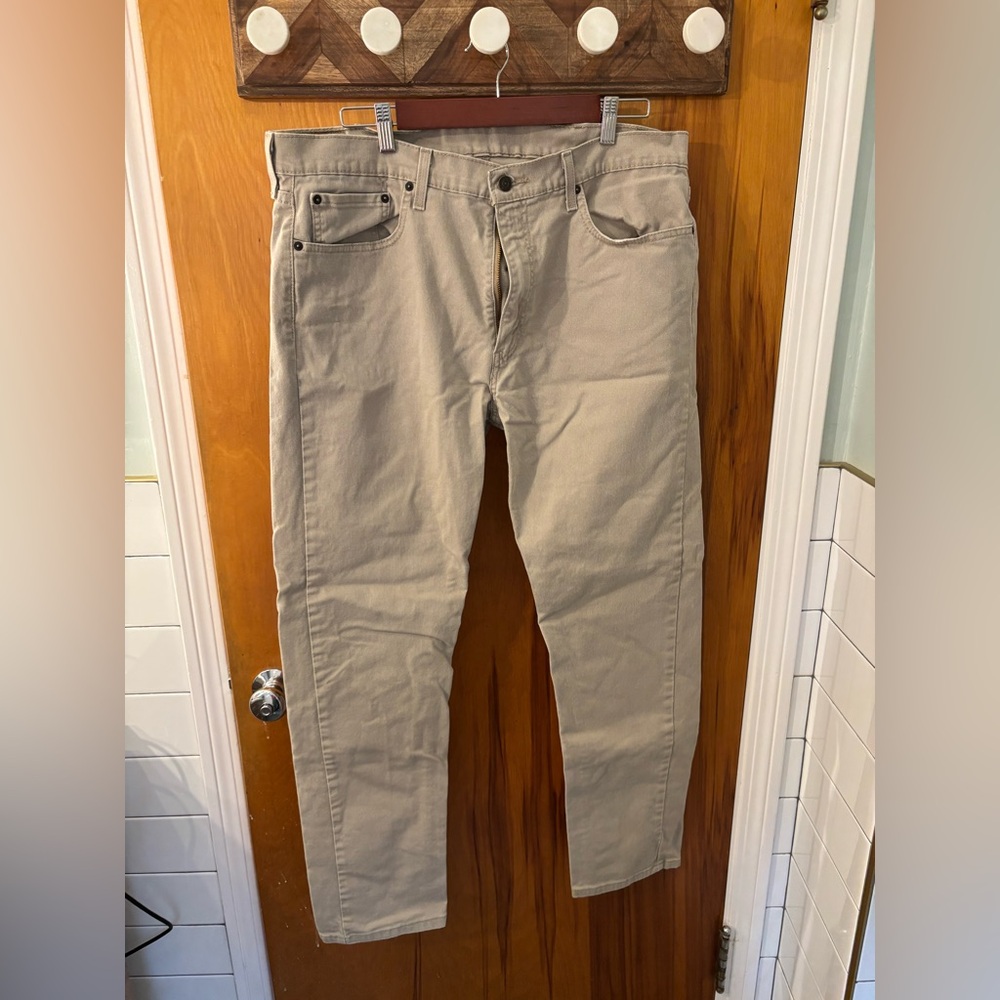 Men’s Levi Tan Jeans 38W 34L